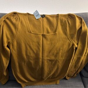 Brand new square cut tan sweater blouse. XSP